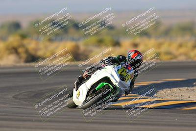 media/Nov-19-2023-CVMA (Sun) [[1f3d1b7ccb]]/Race 17 Amateur Supersport Middleweight/